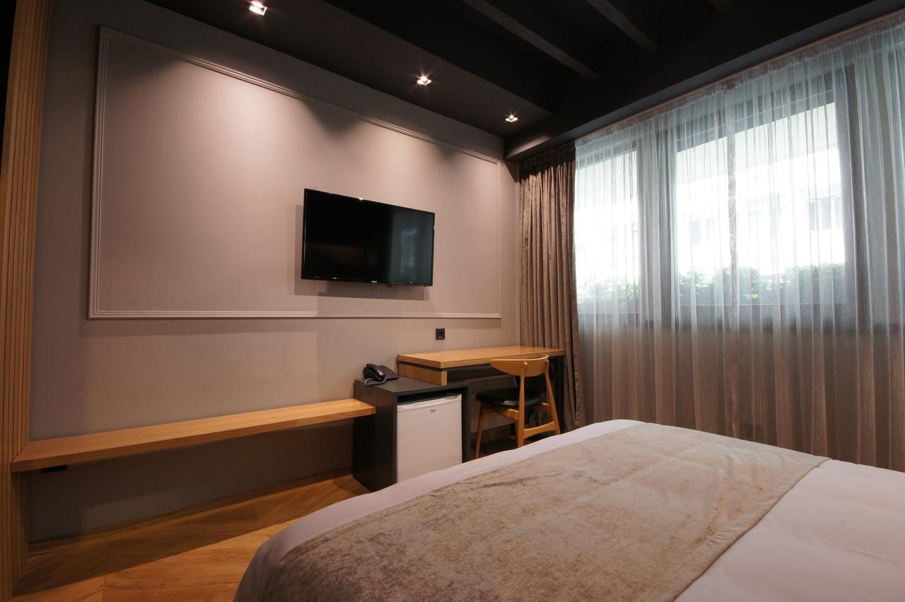Hotel London B&B Skopje Luaran gambar